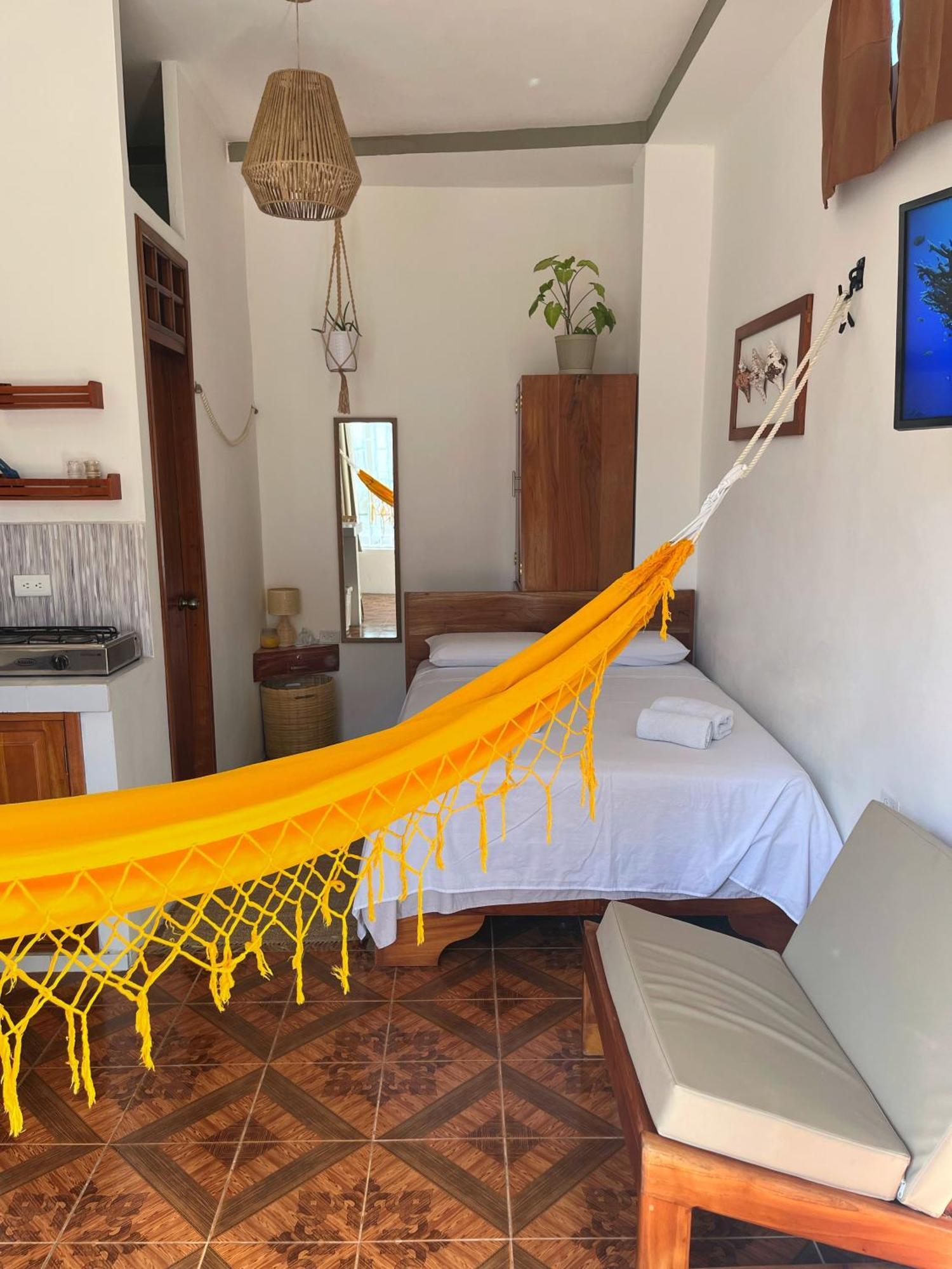 El Encanto De Mimi Puerto Ayora  Exterior foto